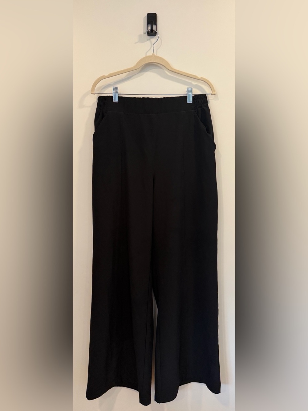 Fabletics High Rise Wide Leg Pants in Black | Size Medium
